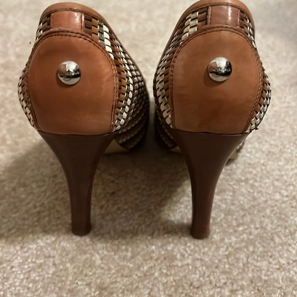 BCBGirls Brown Woven Heels with Buckle detail size 7.5 - Picture 4 of 4